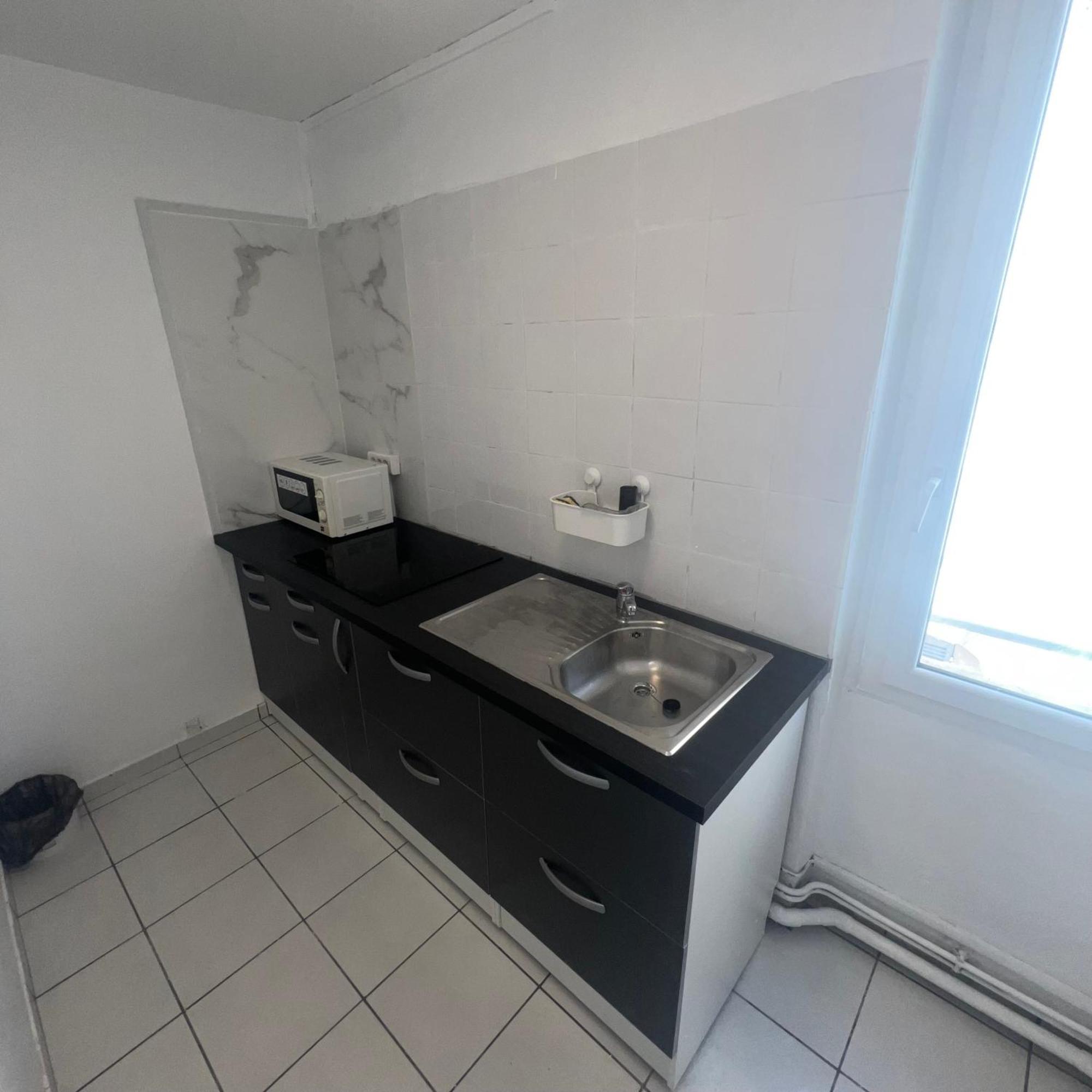 Studio Tapisvert St Charles Canebiere Vieux Port Марсилия Екстериор снимка